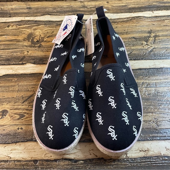 Forever Collectibles Chicago White Sox women’s slip on loafer XL - Picture 2 of 14
